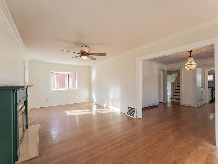 6420 Oak St — Photo 5