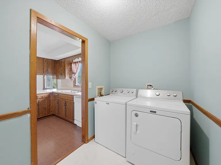 19444 Wolf Rd #4 — Photo 8