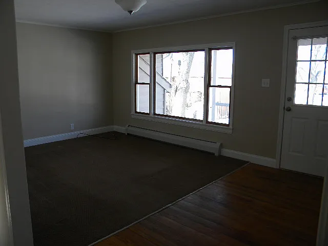 3 bed, 1200 sqft, $1,400 — Photo 3