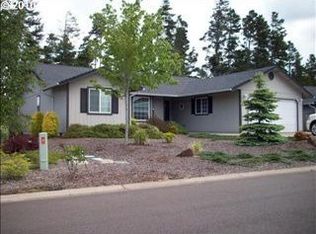 134 Park Village Loop, Florence, OR 97439