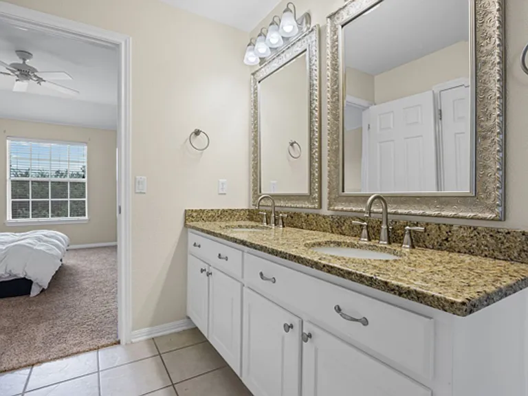 10648 Bramblecrest Dr — Photo 15