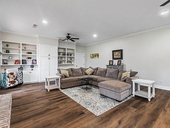 3rd image of 4507 Autumnwood Ln
