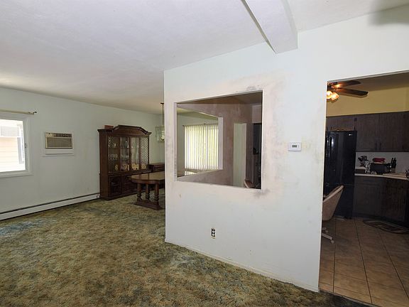 3rd image of 615 Grimm Pl