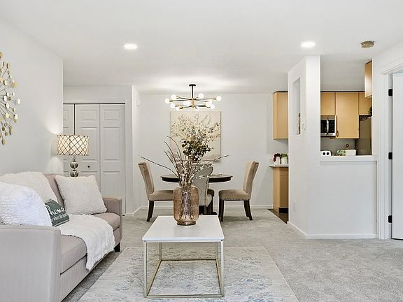 4th image of 12607 SE 41st Pl APT H208