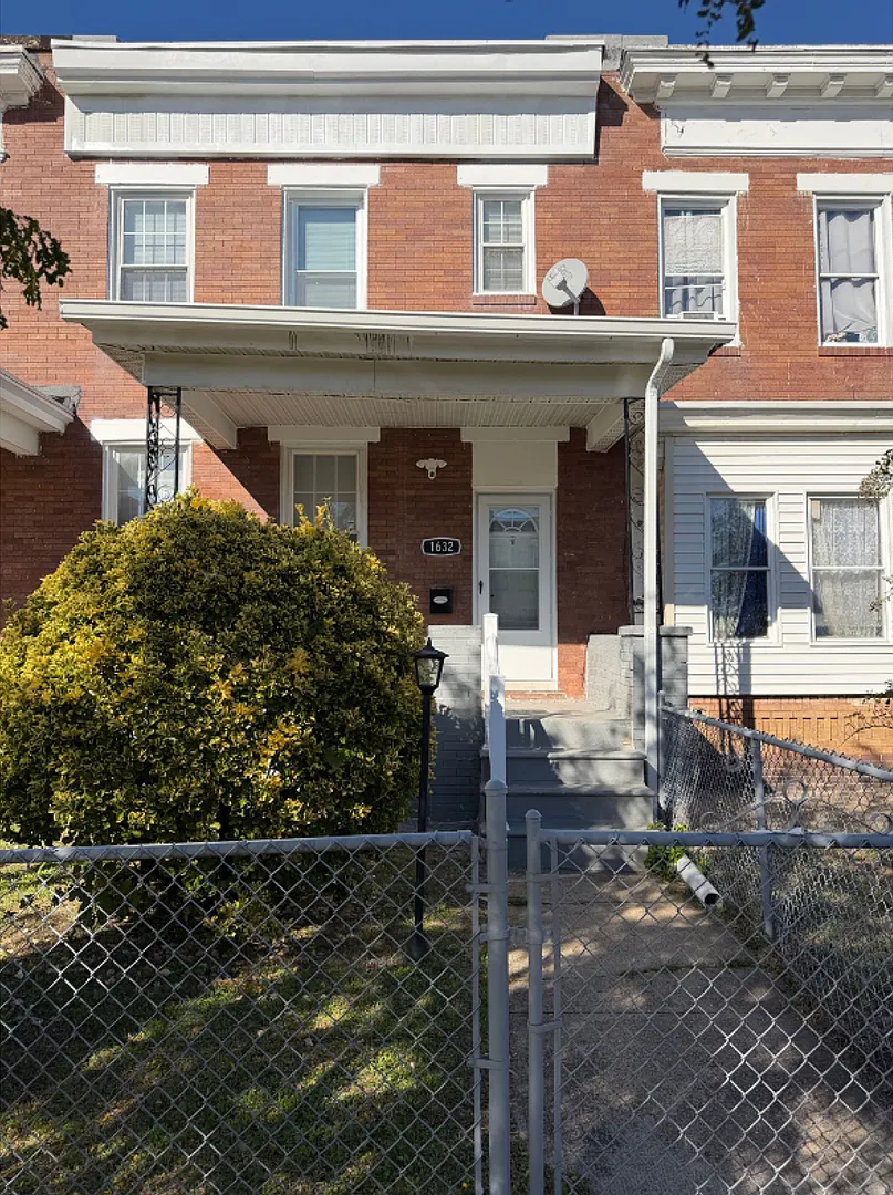1632 E 31st st $650 Available (Shared Bath) — Photo 1
