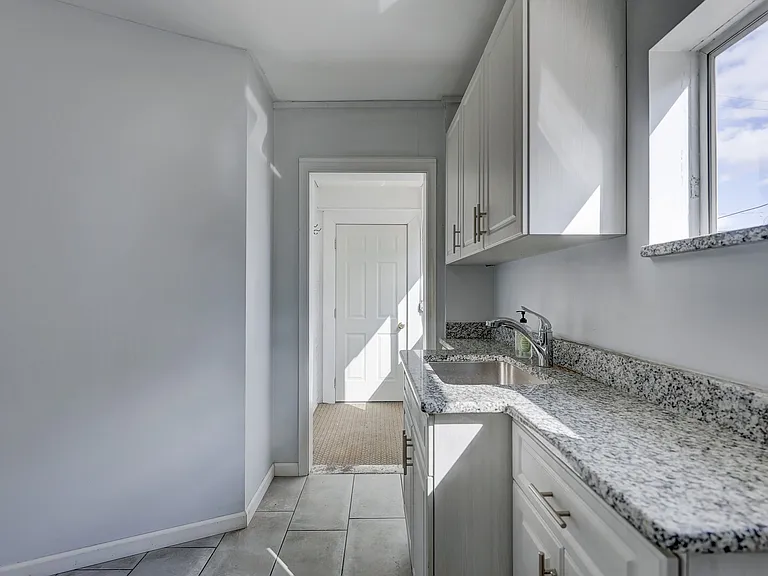 813 S Center St — Photo 14