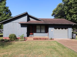 601 Courthouse View St, Lafayette, TN 37083