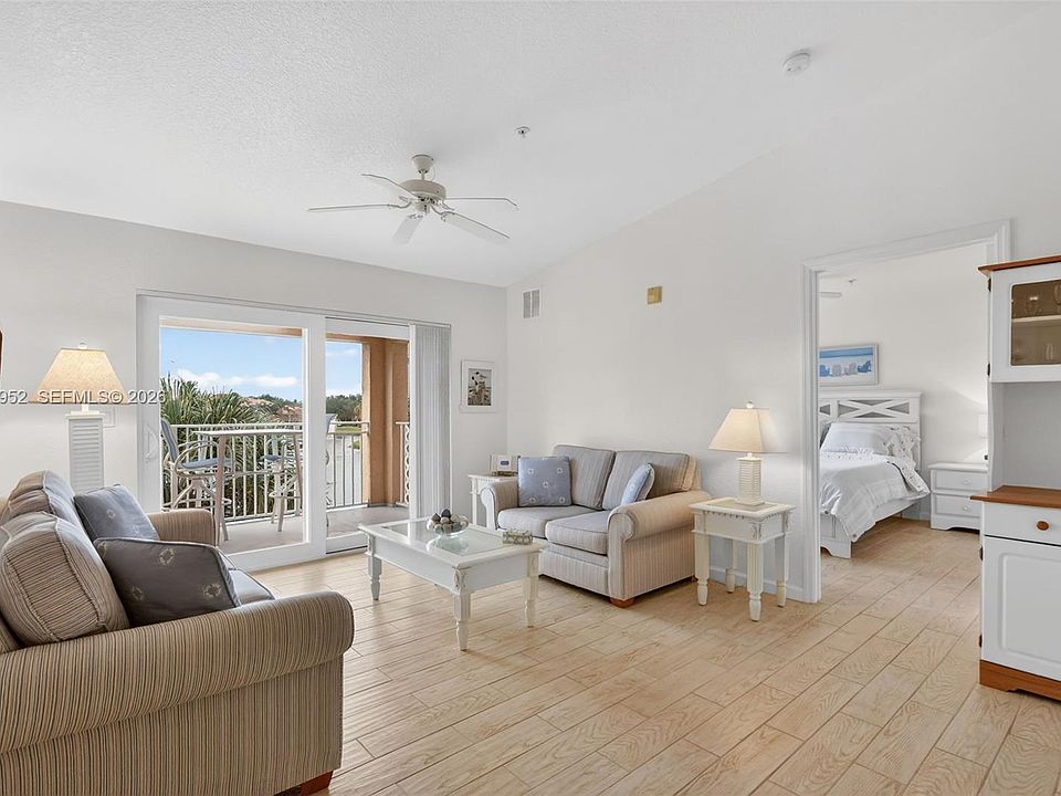 1st image of 221 SW Palm Dr APT 306