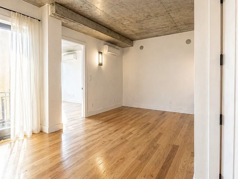 240 Stagg St #4B — Photo 9