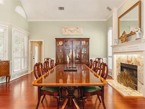 4th image of 301 W Mill Valley Dr