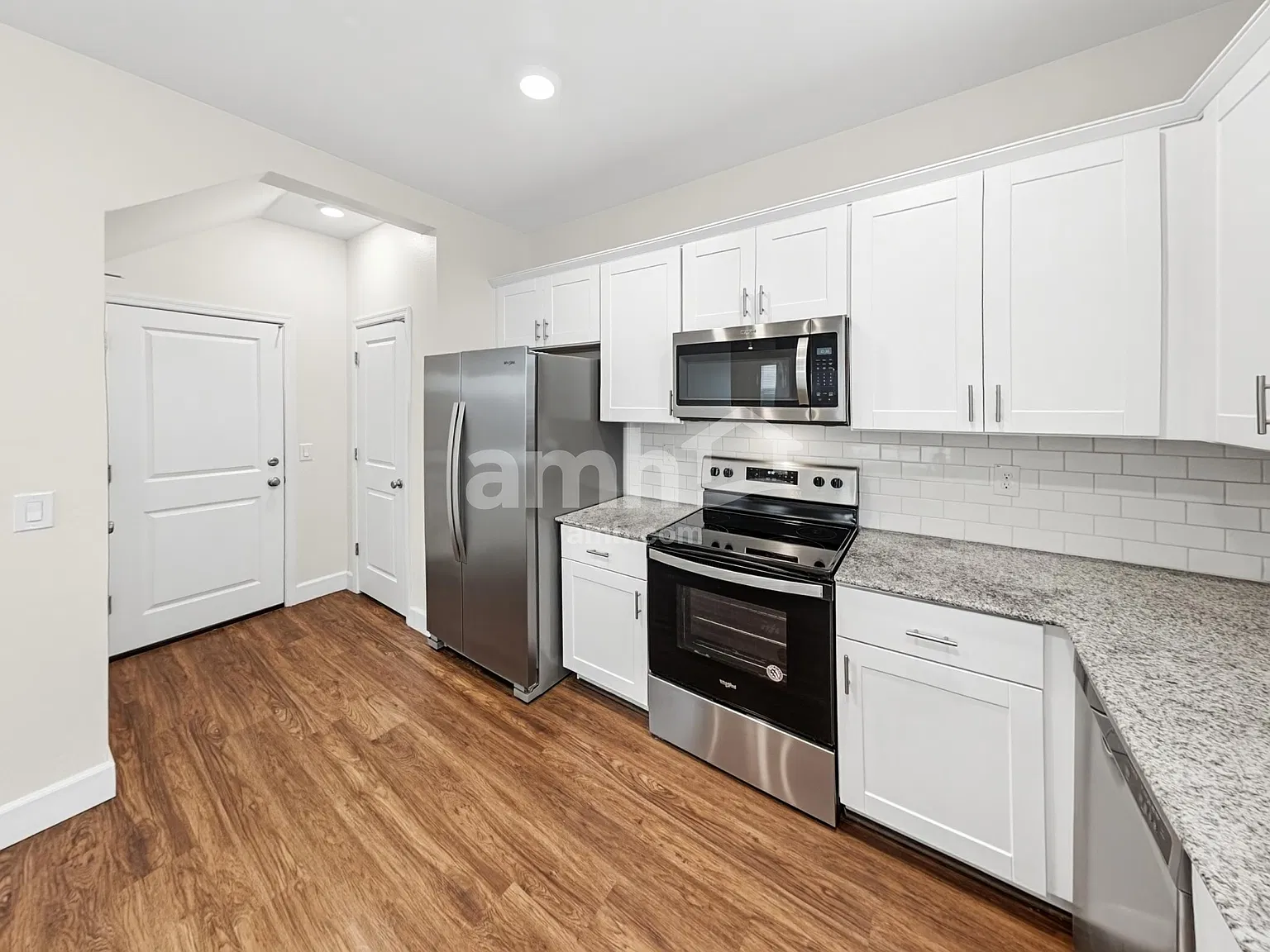 3 bed, 2.5 bath, 1670 sqft, $2,440 — Photo 3