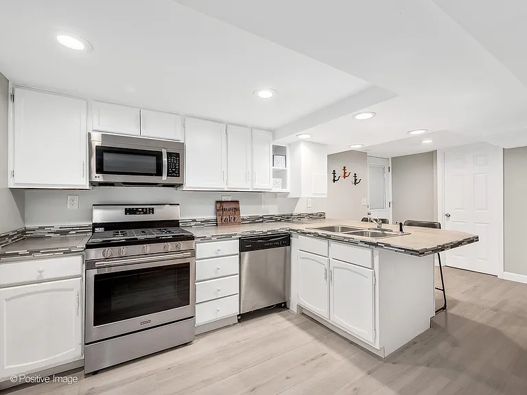 4224 Main St — Photo 11