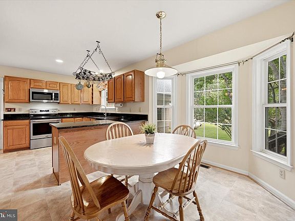 5th image of 13240 Windmill Way