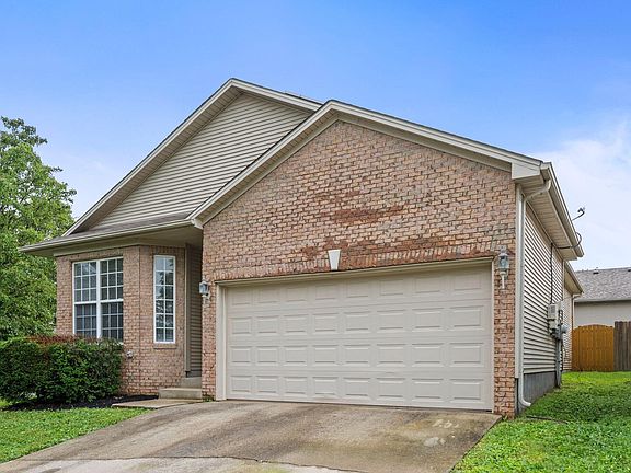 3rd image of 220 Shannon Ct