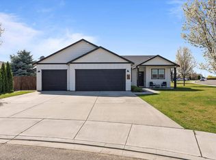 606 Fiesta Ct, Pasco, WA 99301
