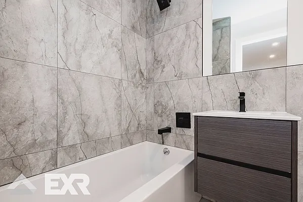 Rented by EXR | media 21