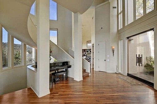 4th image of 1708 Lakeshore Dr