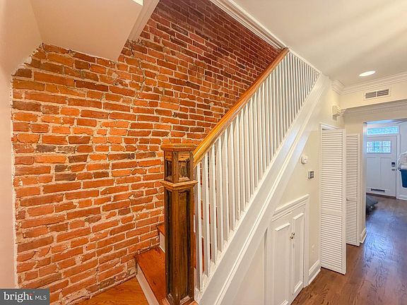 5th image of 318 11th St SE