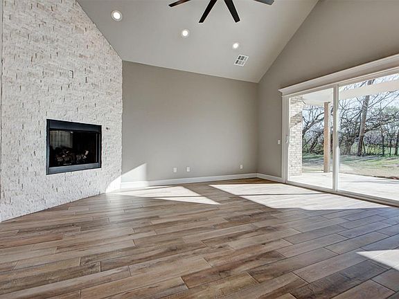 3rd image of 623 Siena Springs Dr