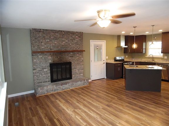 3rd image of 120 Cynthia Ave