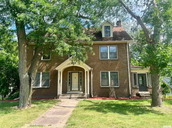 605 S Bluff Blvd, Clinton, IA 52732