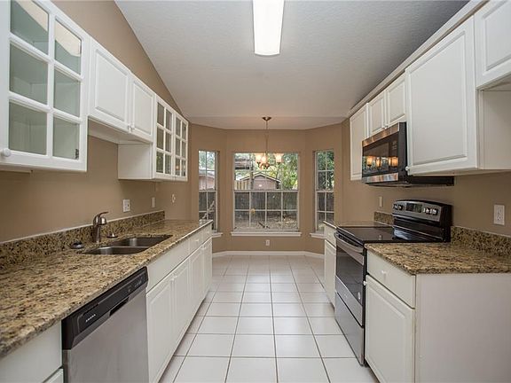 3rd image of 12173 Julian Ave