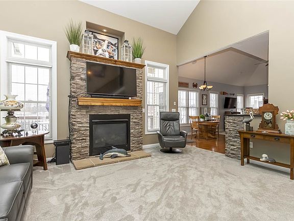 2nd image of 1720 Valley High Dr
