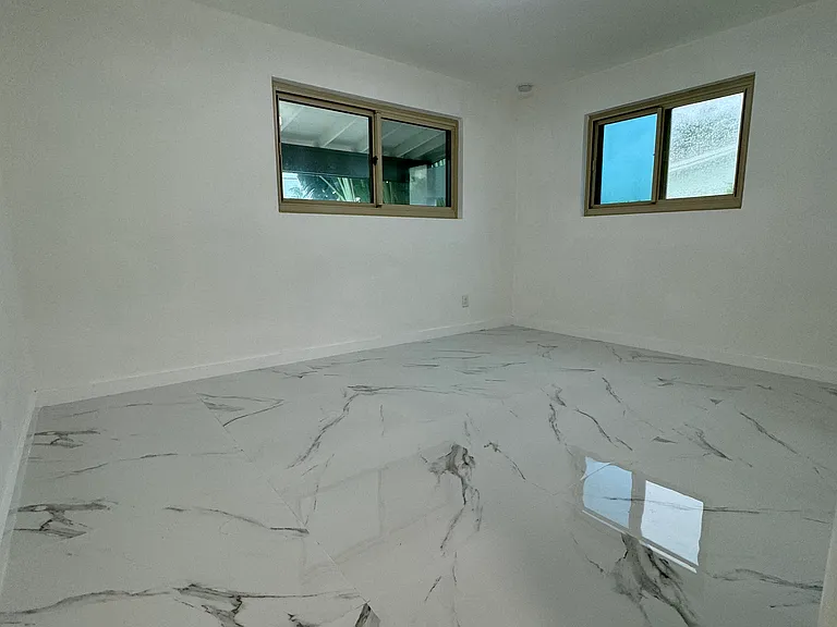 4461 SW 34th Dr — Photo 6