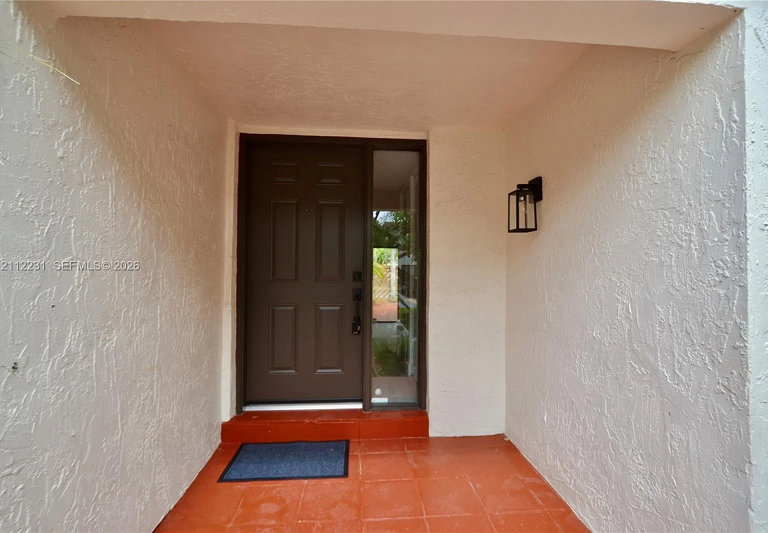 Kenland Court — Photo 2