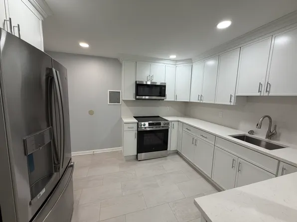 95 19th Ave #2, Newark, NJ 07103