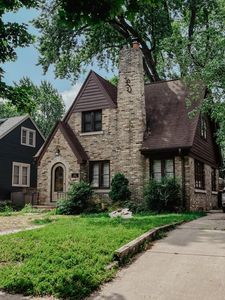 8015 Hillcrest DRIVE, Wauwatosa, WI, 53213