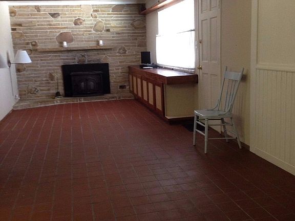 3rd image of 7715 Larkspur Ln