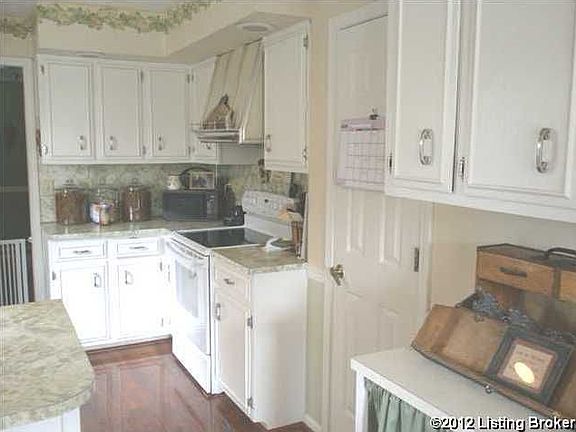 5th image of 460 Twin Oaks Dr