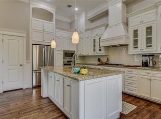 1433 W 25th St, Houston, TX 77008