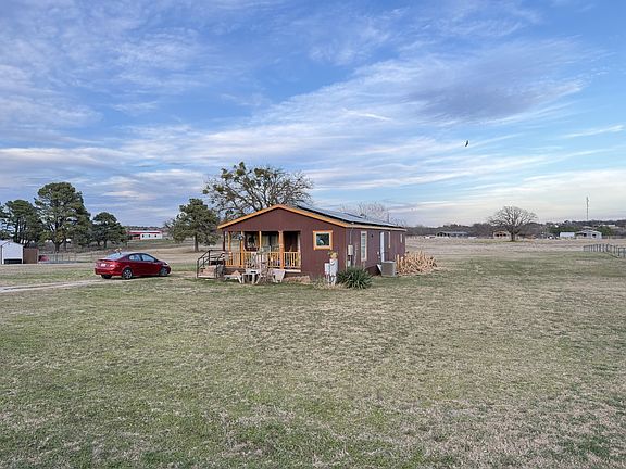 5th image of 208 Farmhouse Rd
