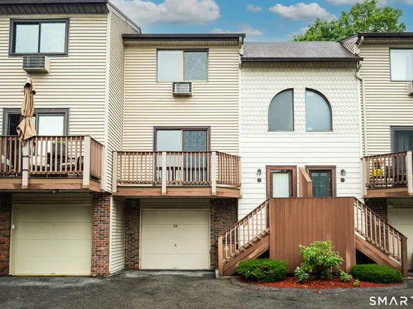 60 Lawn Ave APT 24, Stamford, CT 06902