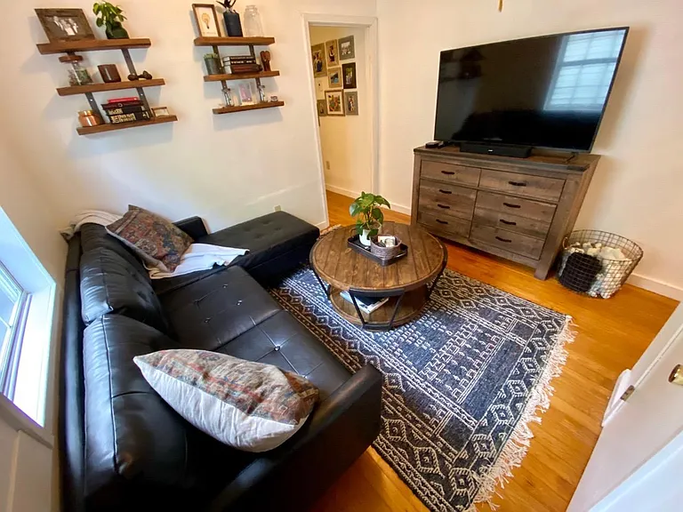 7427 Spruce St — Photo 3