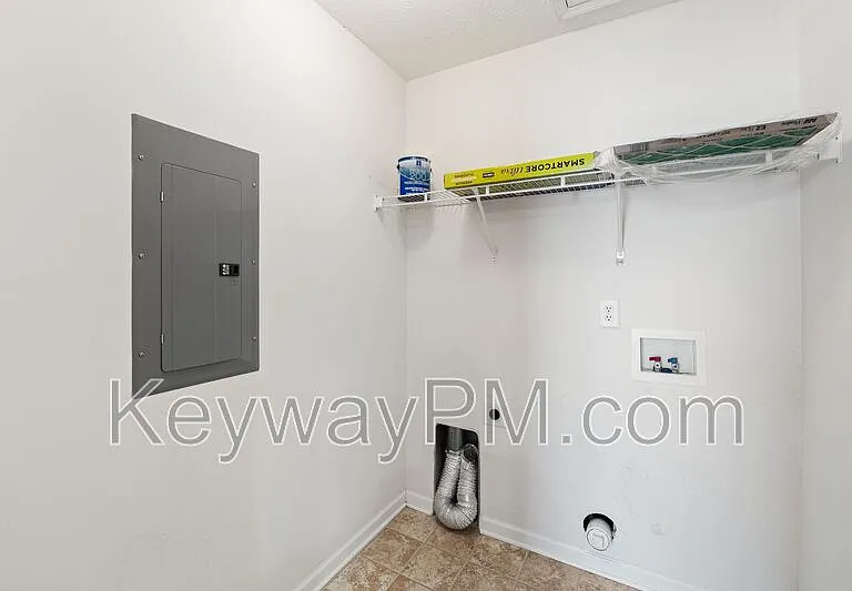 208 Satomi Way — Photo 8