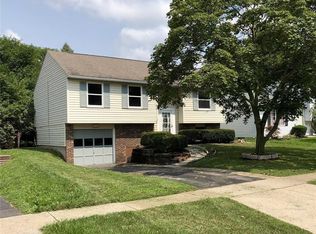 4704 Southaire Dr, Toledo, OH 43615
