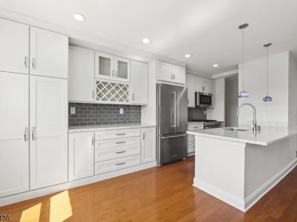 465 Valley Street #5L, Maplewood Twp., NJ 07040