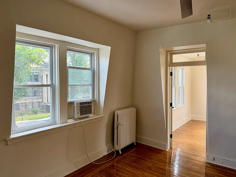 206 Nassau St #3 — Photo 8