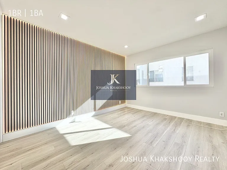 604 N Flores St #5 — Photo 9