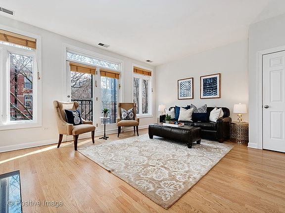 3rd image of 1868 N Sheffield Ave #2