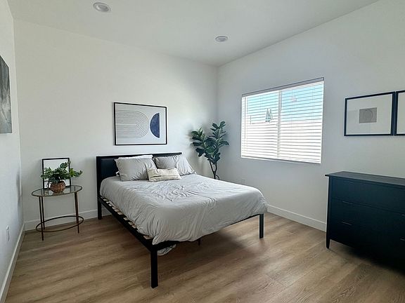 4th image of 12531 Adelle St