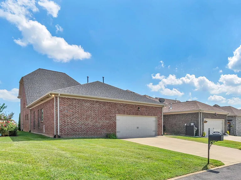 1054 Paddock Park Cir — Photo 21