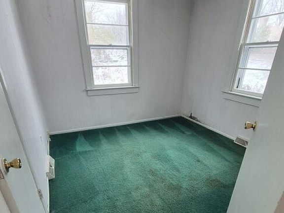 4th image of 353 Clarks Hill Ln