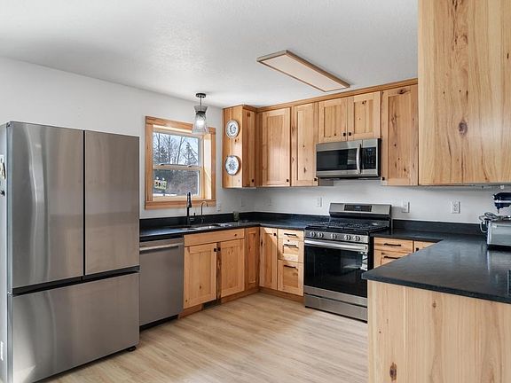 4th image of 14208 W Garfield Ave