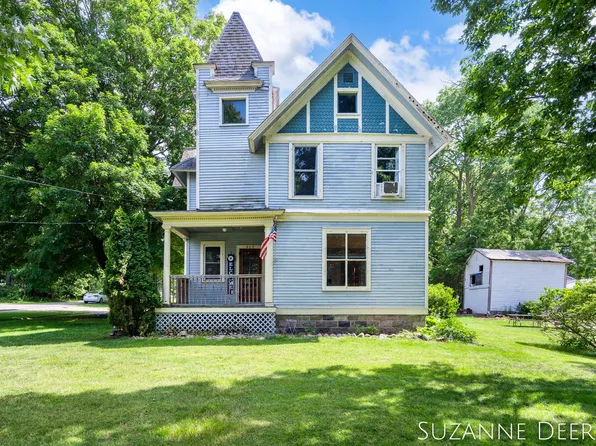 409 W Bridge St, Lyons, MI 48851