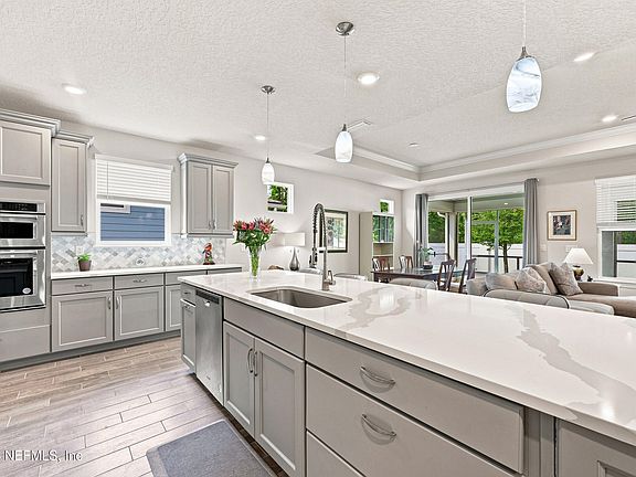 5th image of 11030 TOWN VIEW Drive