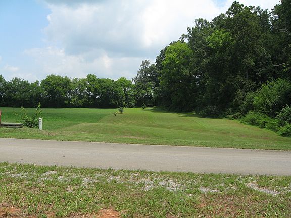 4th image of 1810 Spencer Dr